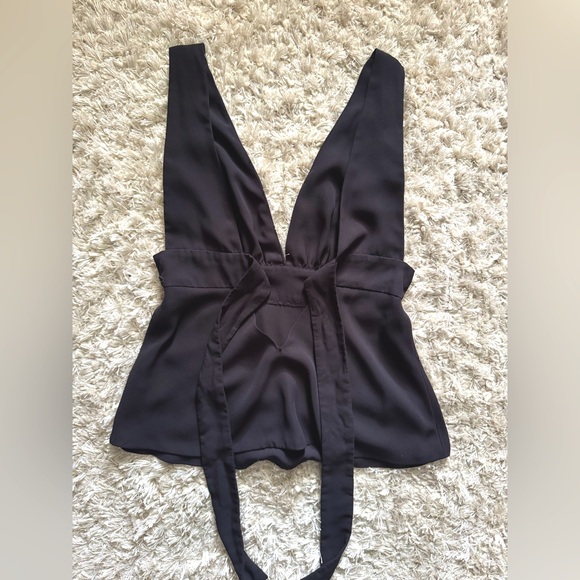 Open Back F21 blouse - Picture 3 of 3